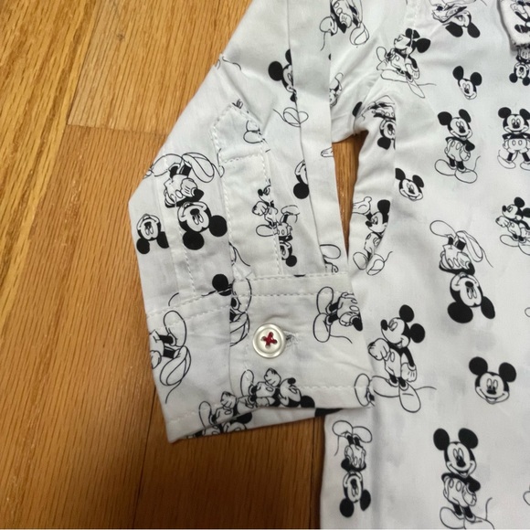 Disney black/white Mickey Mouse long sleeve button up collars shirt size 9 mos - Picture 3 of 9